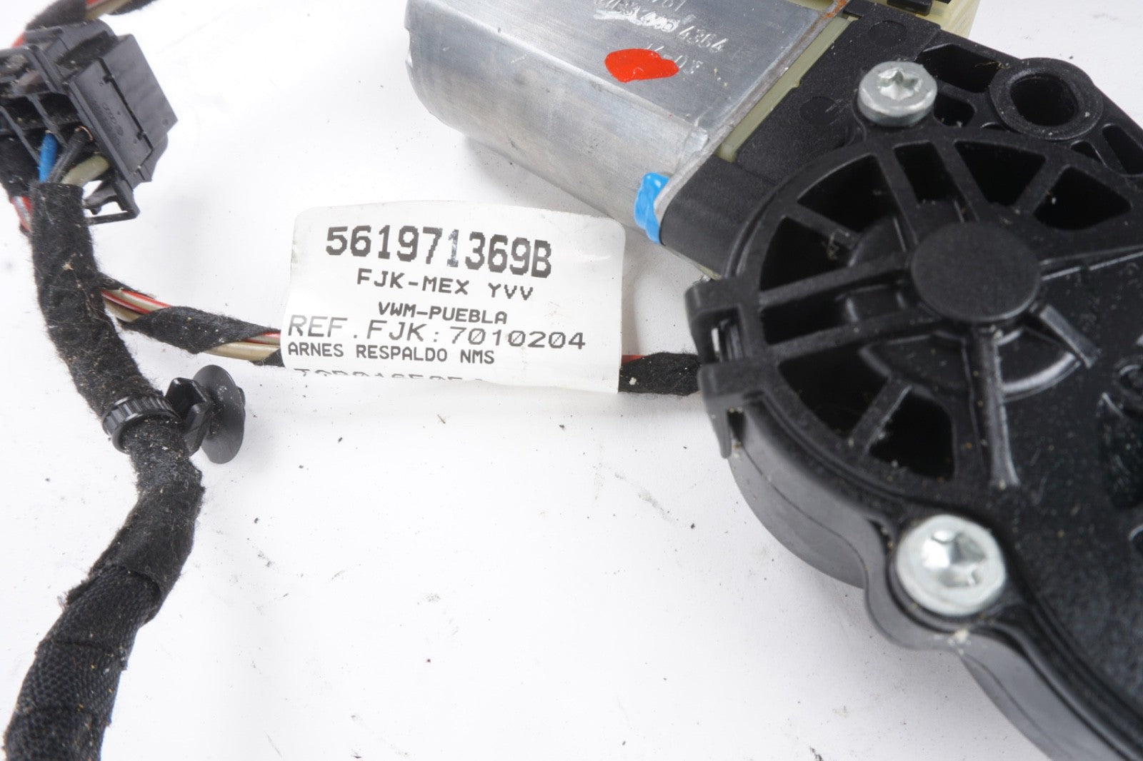 2012 - 2015 Volkswagen Passat Front Left Sport Seat Motor Wire OEM