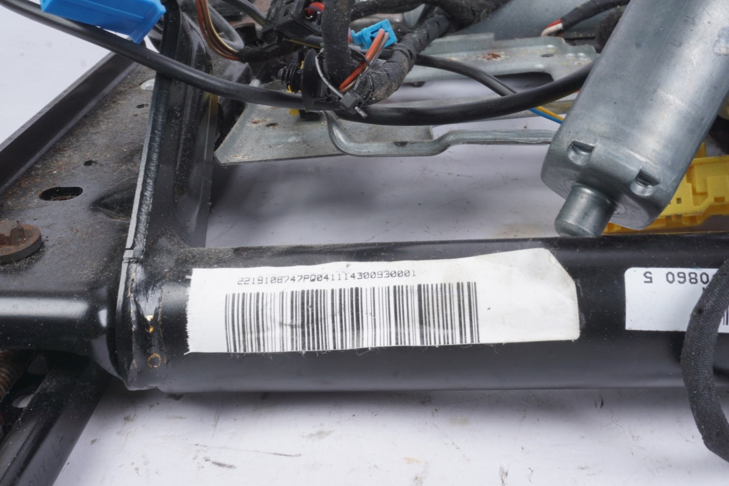 2007 - 2013 Mercedes W221 S550 Front Left Driver Side Seat Lower Frame Track OEM