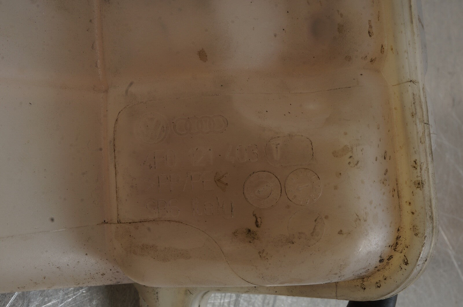 2009-2011 AUDI A6 QUATTRO 3.0L - Coolant Reservoir / TANK / Bottle 4F0121403T