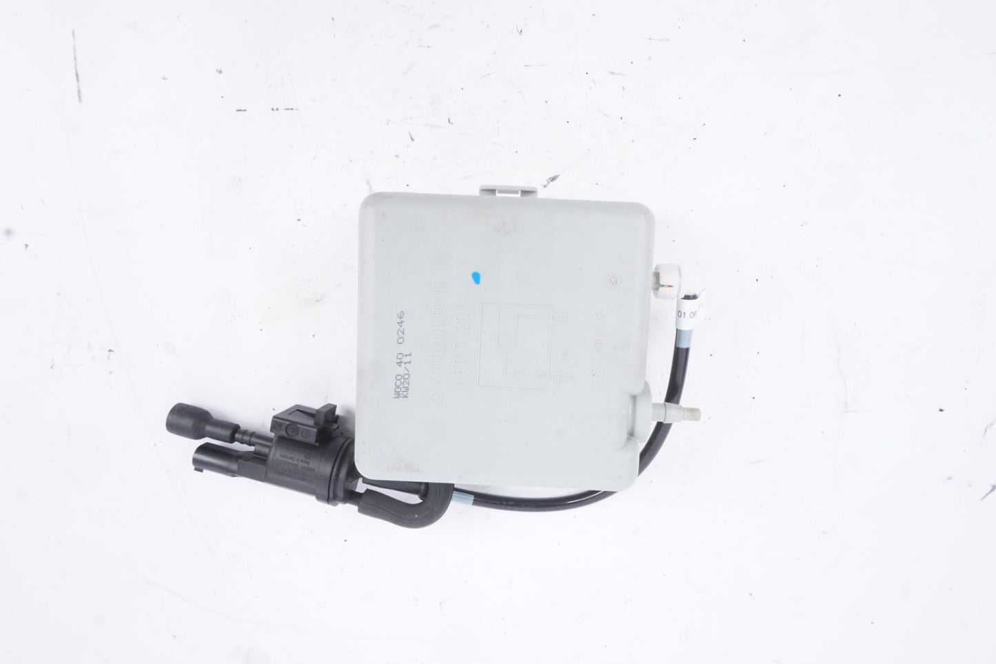 2014 - 2017 MERCEDES S550 CENTRAL LOCKING VACUUM VALVE PUMP TANK OEM