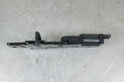 2011 - 2020 BENTLEY MULSANNE LID LATCH LOCK ACTUATOR STRIKER PLATE OEM