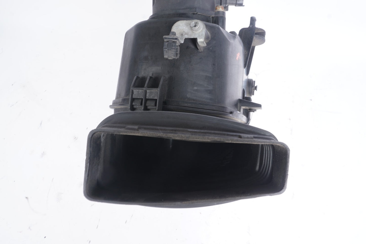 2014-2019 Maserati Ghibli  3.0L Air Cleaner Filter Box Left Driver Side OEM