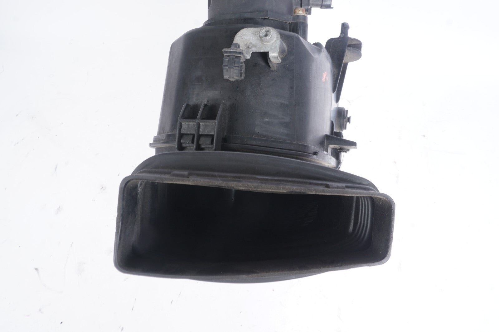 2014-2019 Maserati Ghibli  3.0L Air Cleaner Filter Box Left Driver Side OEM
