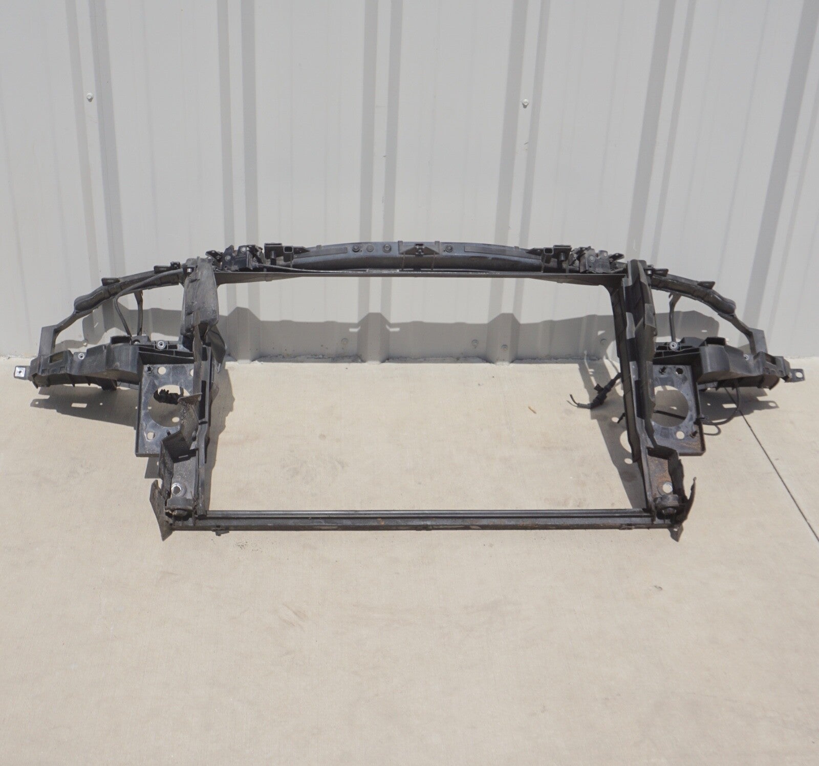06-10 AUDI A8 QUATTRO 4.2L ENGINE RADIATOR CARRIER BRACKET SUPPORT FRAME OEM
