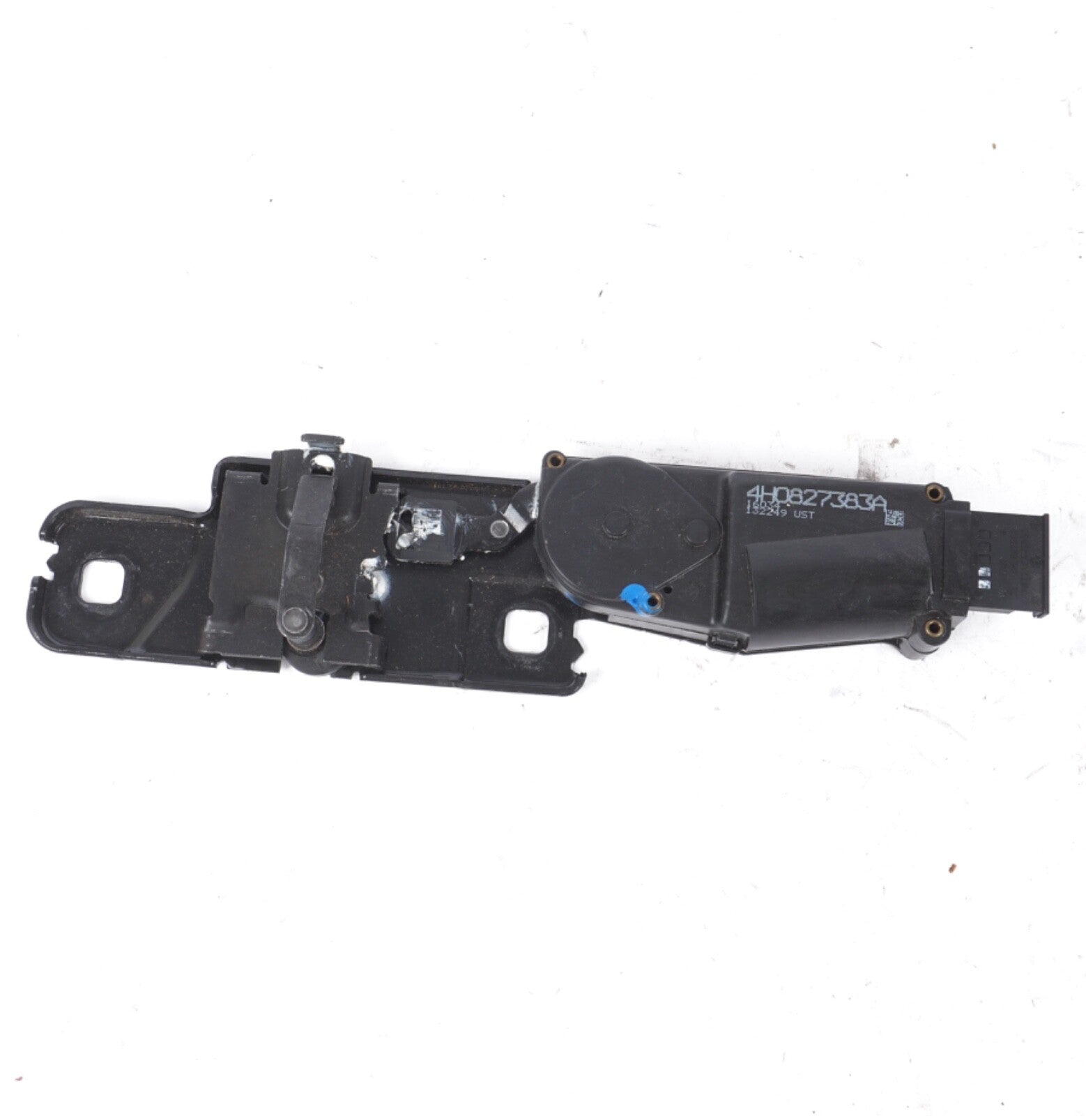 2012 - 2017 AUDI A7 TRUNK LID LATCH LOCK ACTUATOR STRIKER PLATE 4H0827383A OEM
