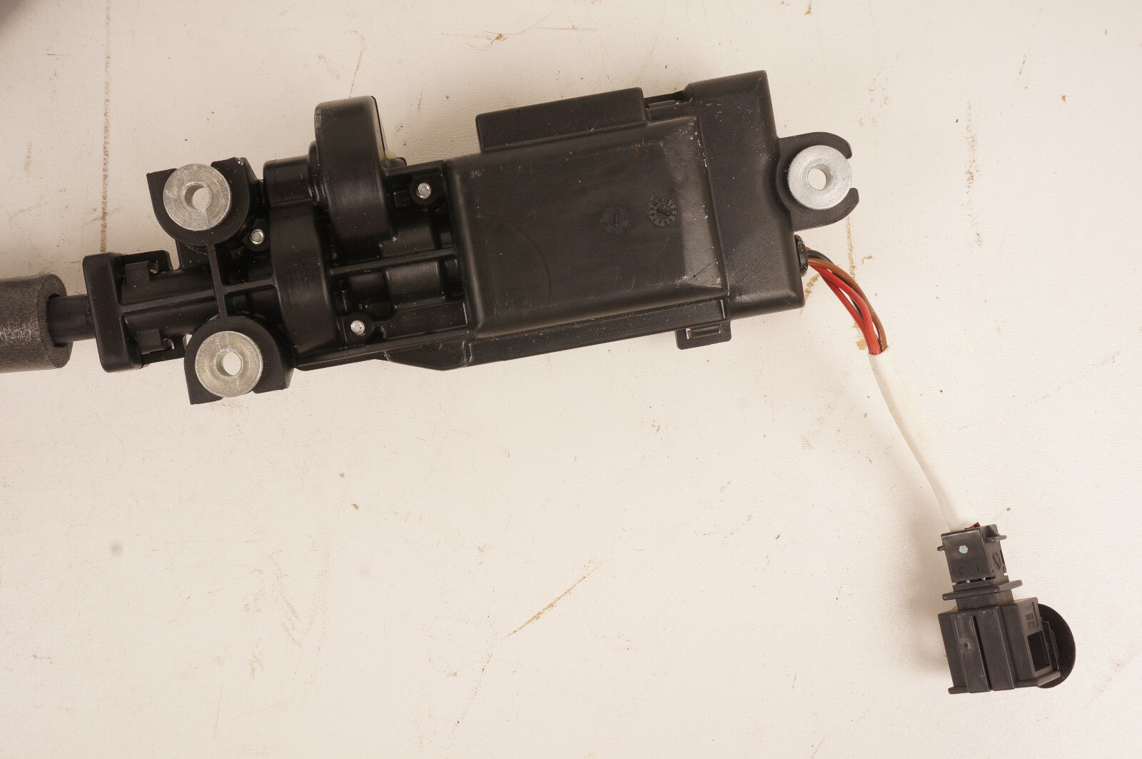 2011 - 2017 AUDI A8 FRONT RIGHT PASSENGER SEAT BELT SEATBELT RETRACTOR OEM