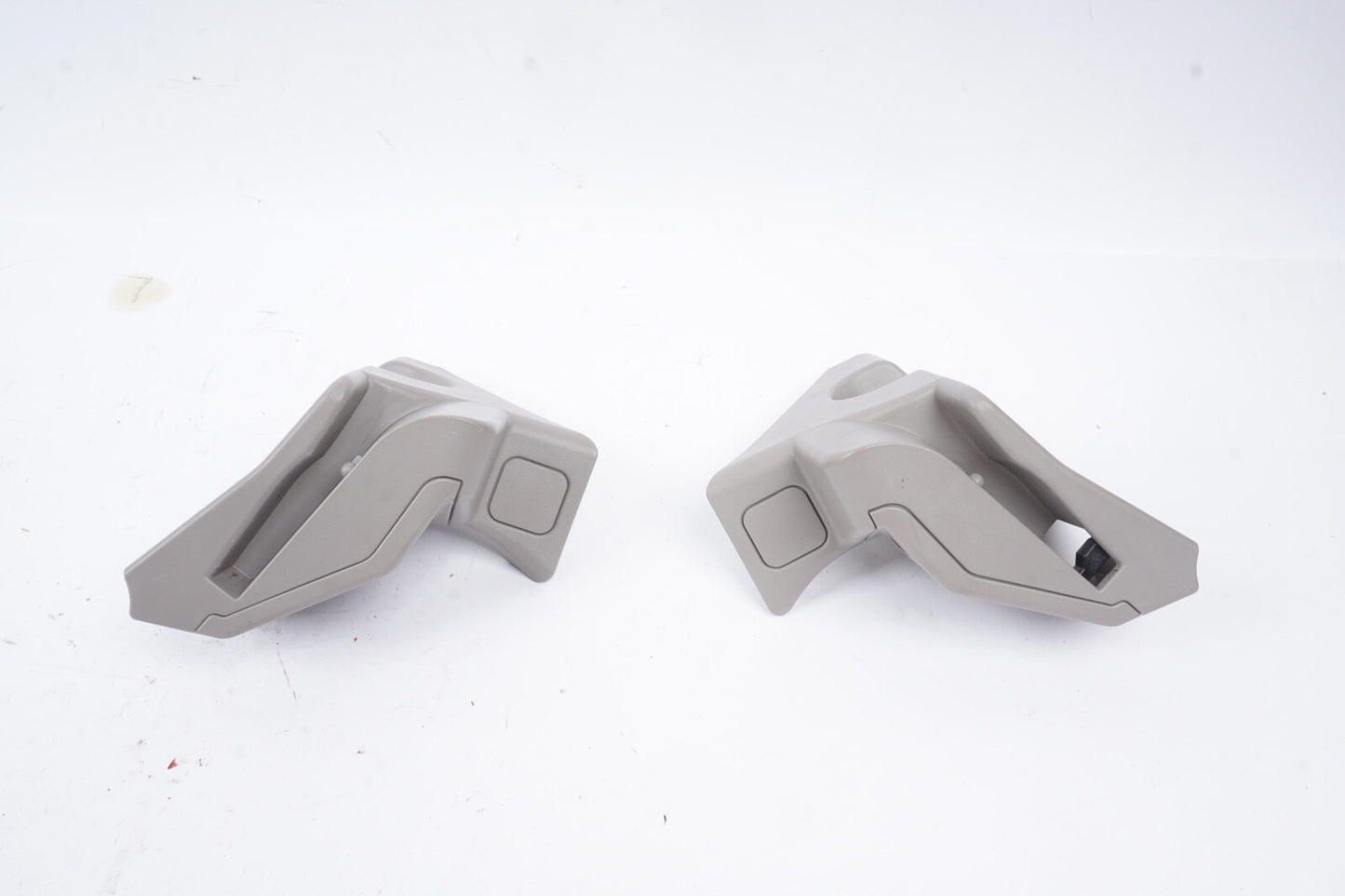 2004 LEXUS SC430 LEFT SIDE INTERIOR TRUNK TRIM PANEL COVER CLIP OEM 2002-2005