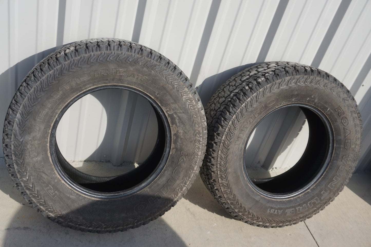 P275/70R17 Kumho Road Venture AT51 Takeoff 114 R Used 10/32 - PAIR