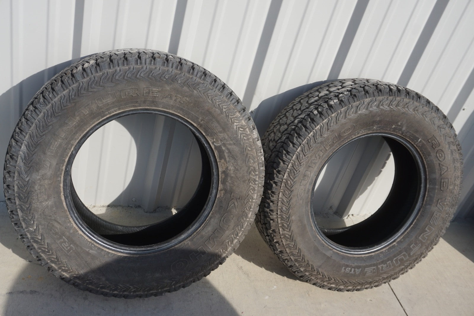 P275/70R17 Kumho Road Venture AT51 Takeoff 114 R Used 10/32 - PAIR