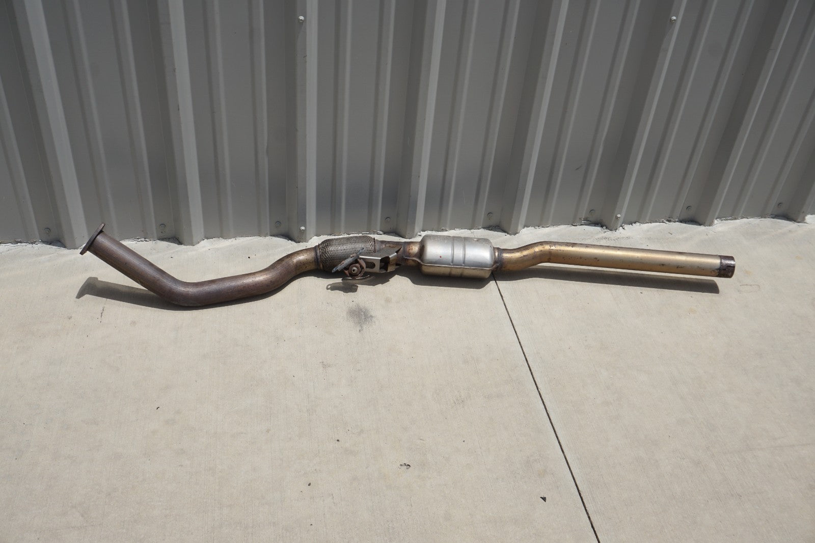 2011 - 2012 Audi A8 D4 4.2L Muffler Silencer Exhasut Pipe Tube Left OEM