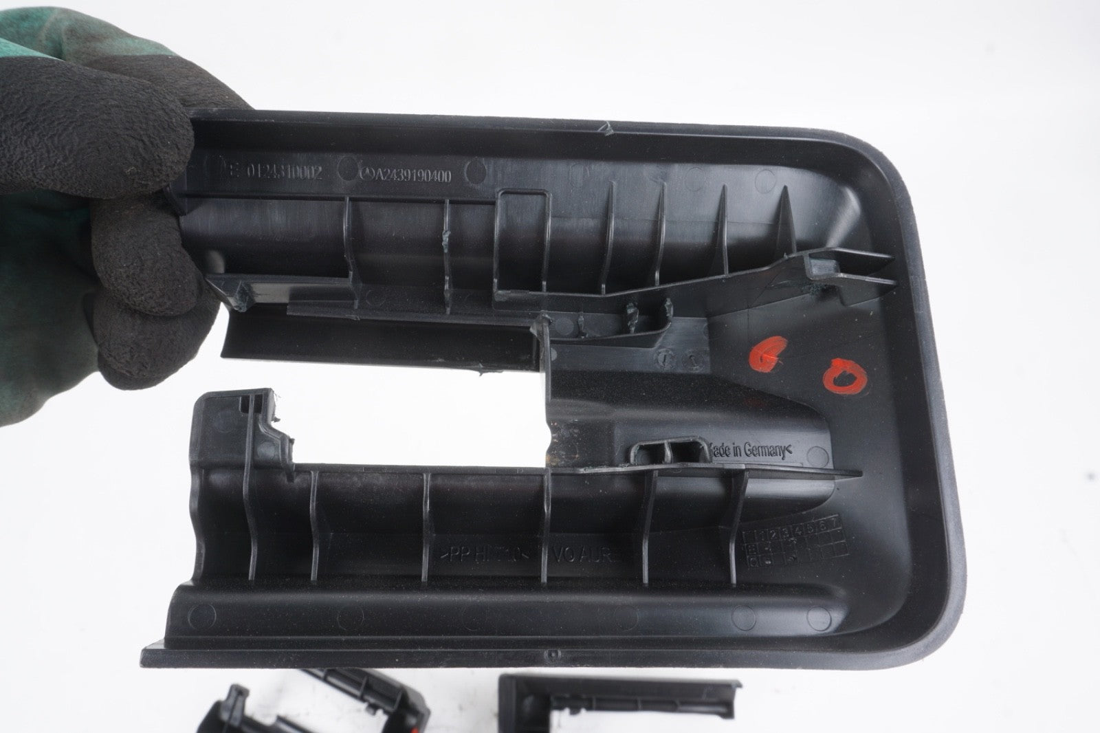2022 - 2024 MERCEDES EQB350 EQB300 FRONT RIGHT SEAT TRACK END COVER TRIM