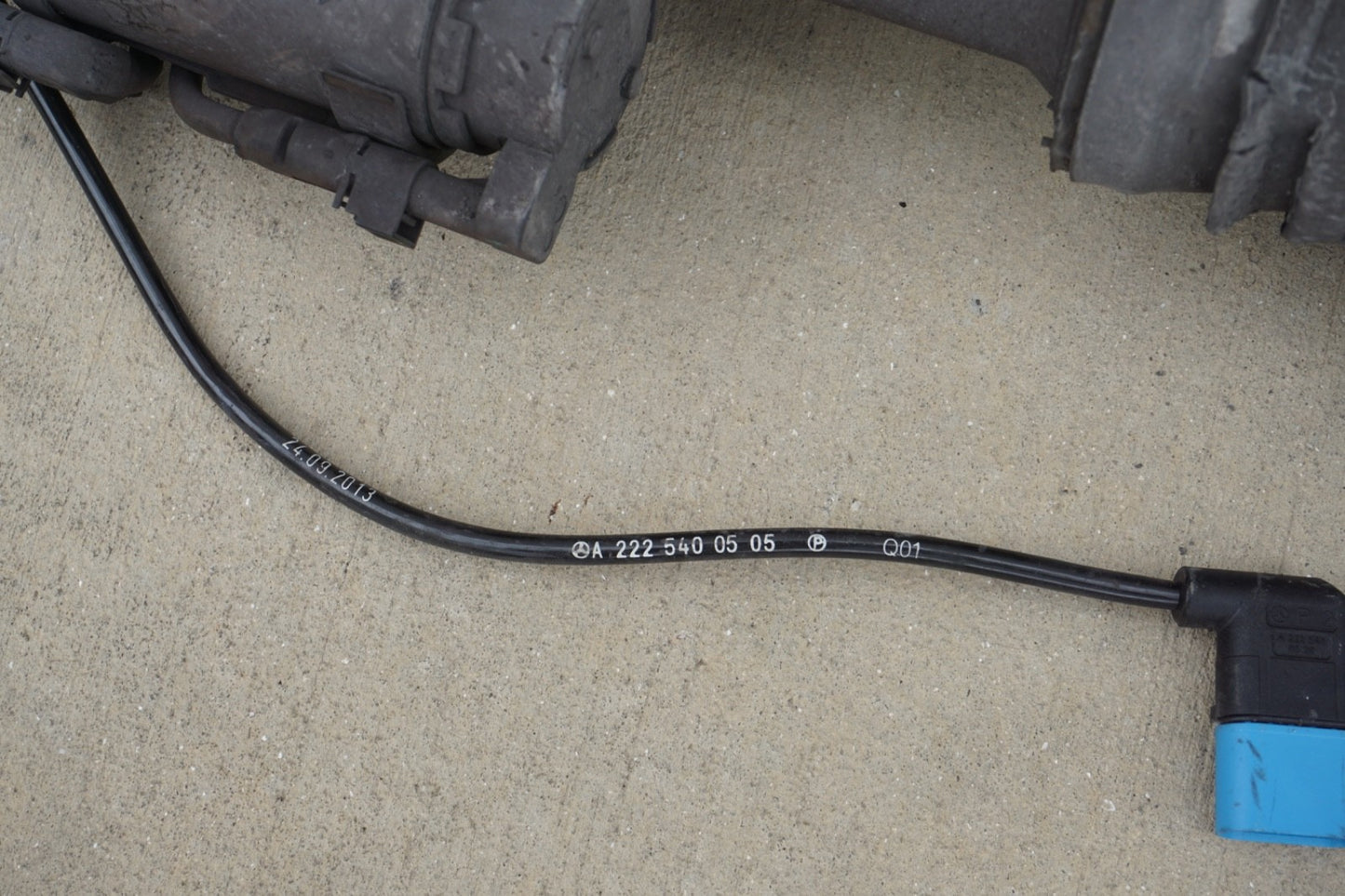 2014 - 2017 MERCEDES-BENZ S550 OEM REAR RIGHT AIR SUSPENSION SHOCK STRUT