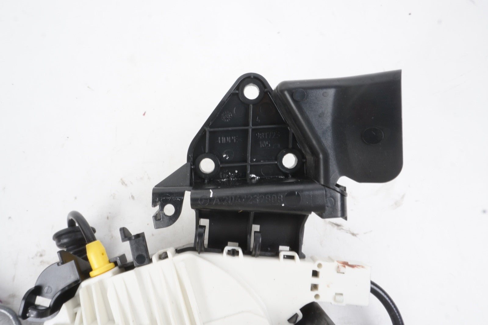 2008 - 2014 Mercedes C300 C350 C63 Front Right Side Door Lock Latch Actuator OEM
