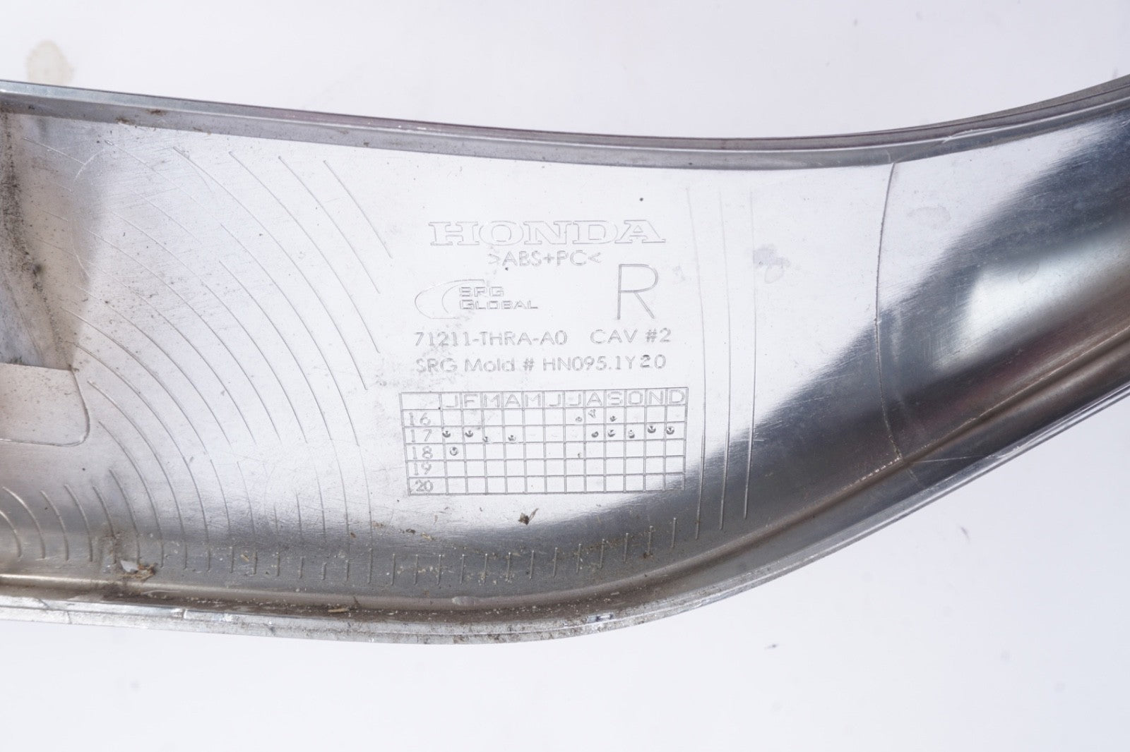 2018 -2020 HONDA ODYSSEY FRONT BUMPER RIGHT GRILLE MOLDING PANEL OEM 71211THRAA0