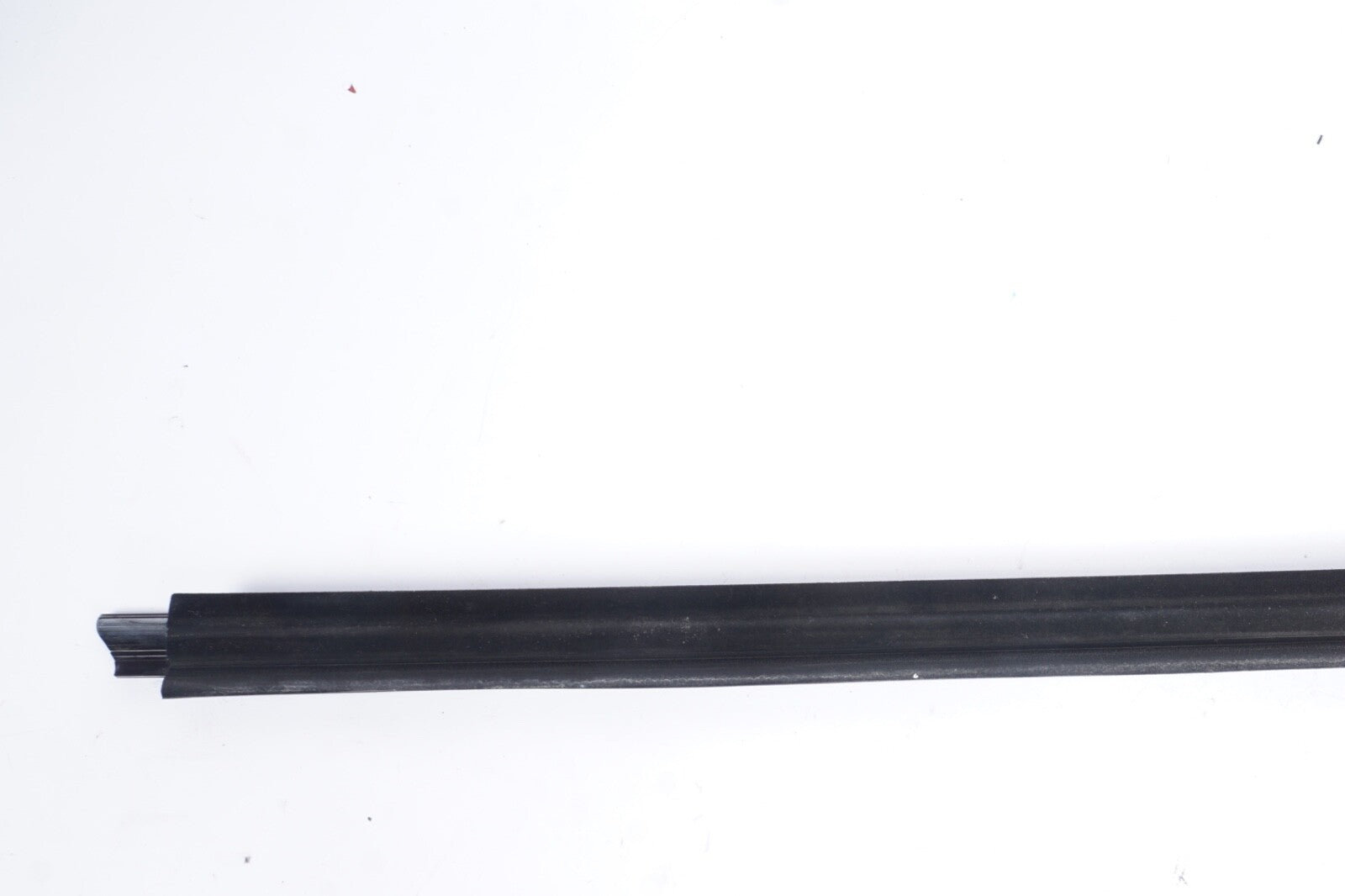 03-12 R230 MERCEDES SL500 PASSENGER RIGHT REAR QUARTER BELT MOLDING TRIM