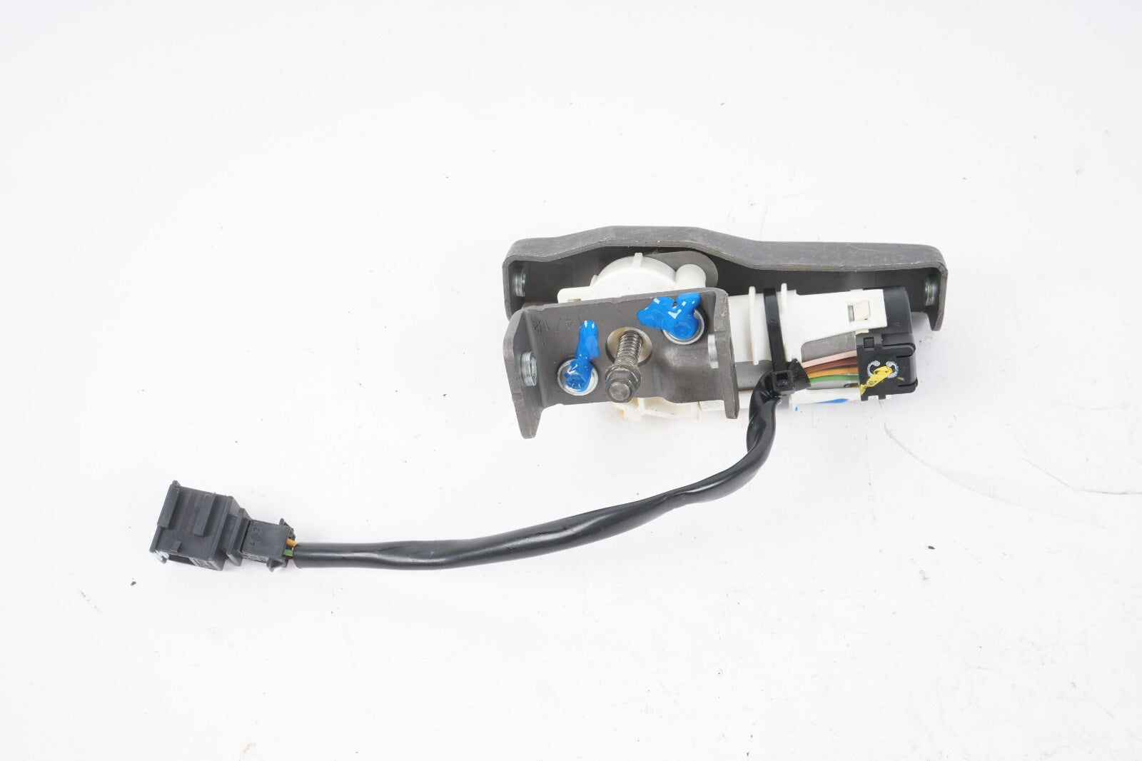 11-17 AUDI A8 A8L S8 FRONT RIGHT PASSENGER SEAT HEADREST UPPER DRIVE MOTOR  OEM