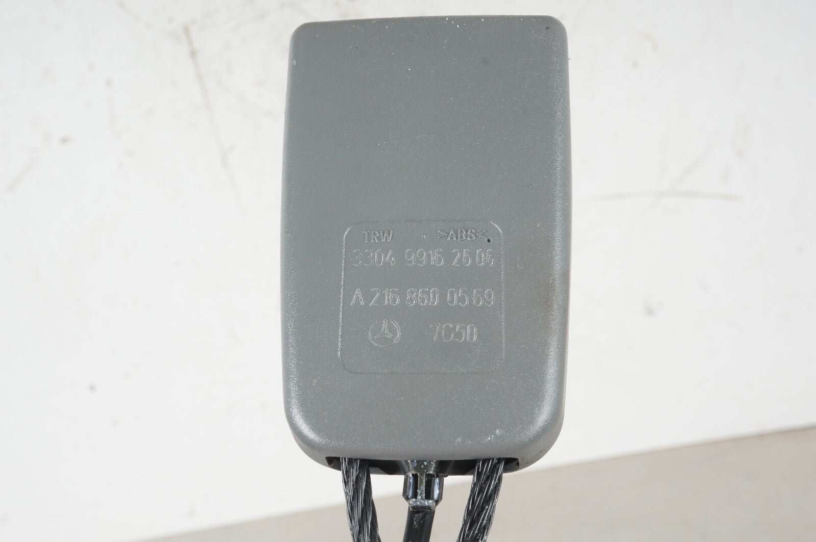 07-14 Mercedes W216 CL600 CL63 AMG Rear Left or Right Seat Belt Buckle GRAY OEM
