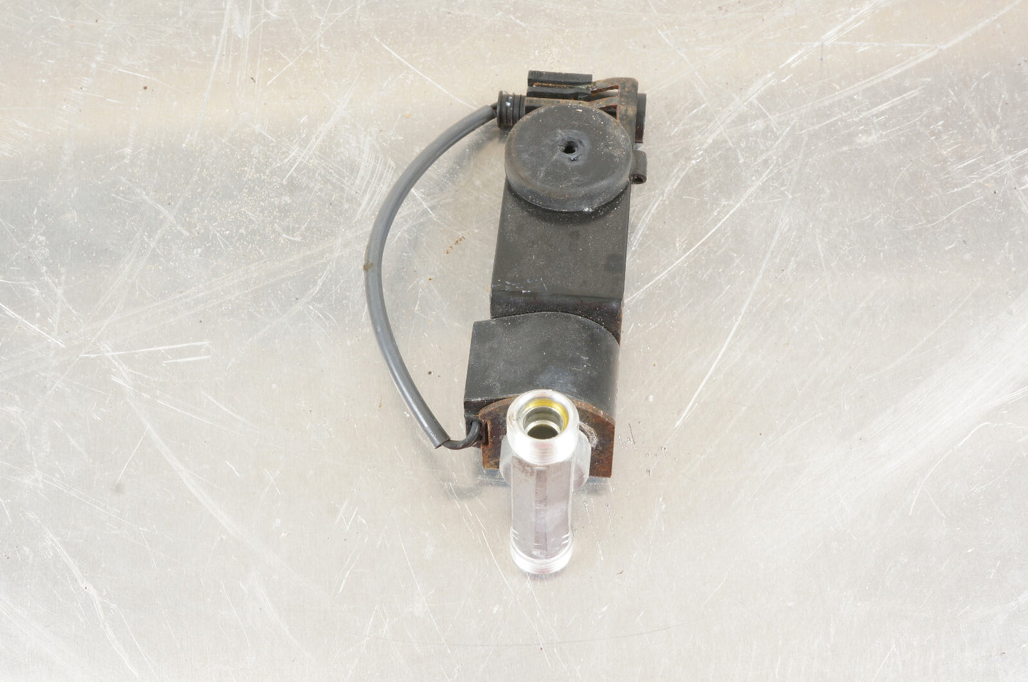 2007 - 2013 MERCEDES-BENZ W221 S63 S65 S600 S550 S450 REAR AC SOLENOID VAVLE OEM