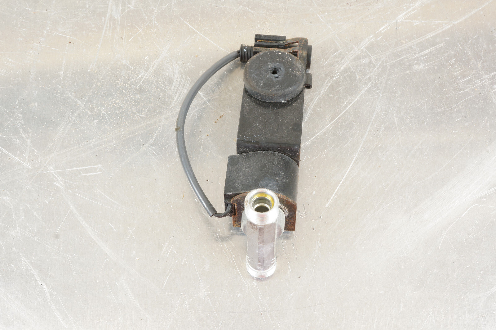 2007 - 2013 MERCEDES-BENZ W221 S63 S65 S600 S550 S450 REAR AC SOLENOID VAVLE OEM