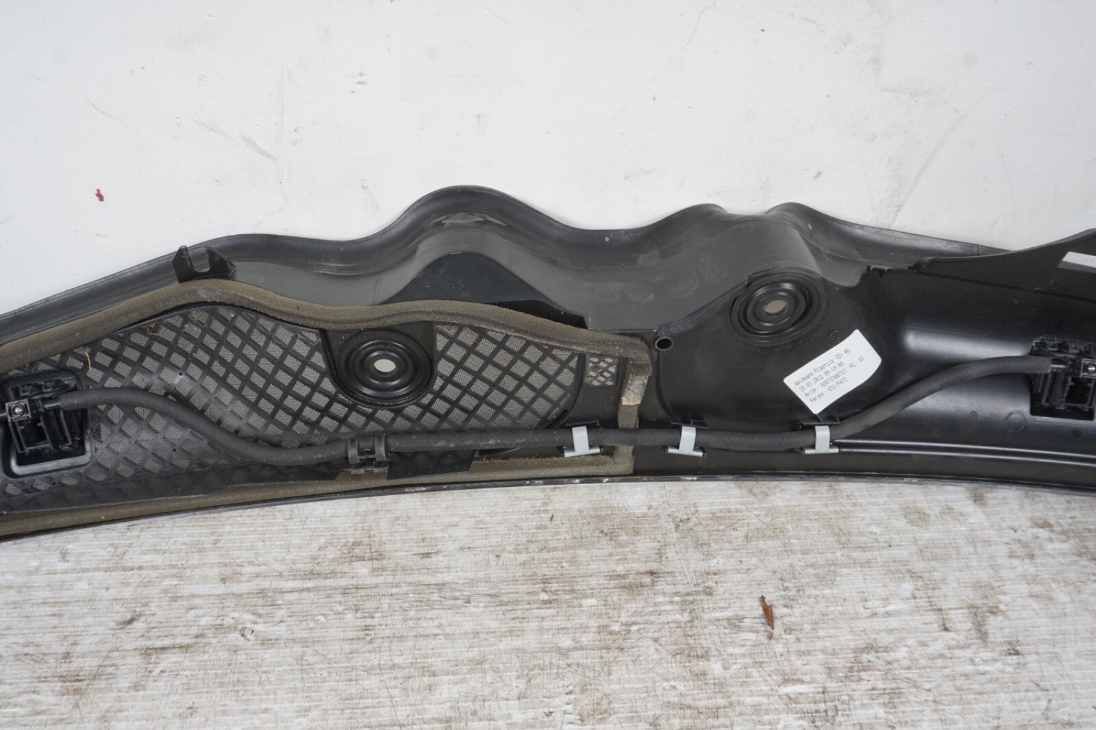 2011-2016 MERCEDES E350 E400 COUPE  FRONT WINDSHIELD WIPER COWL PANEL 2078300713