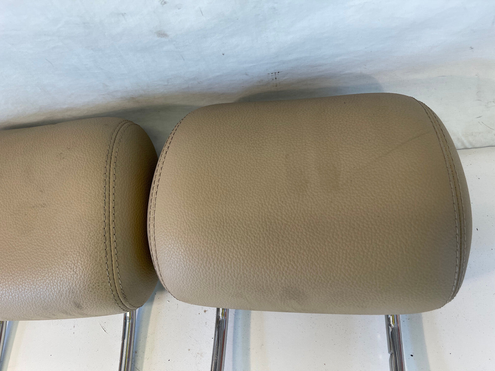 06-10 MERCEDES BENZ R350 R500 W251 FRONT SEAT HEADREST LEFT & RIGHT SET OEM