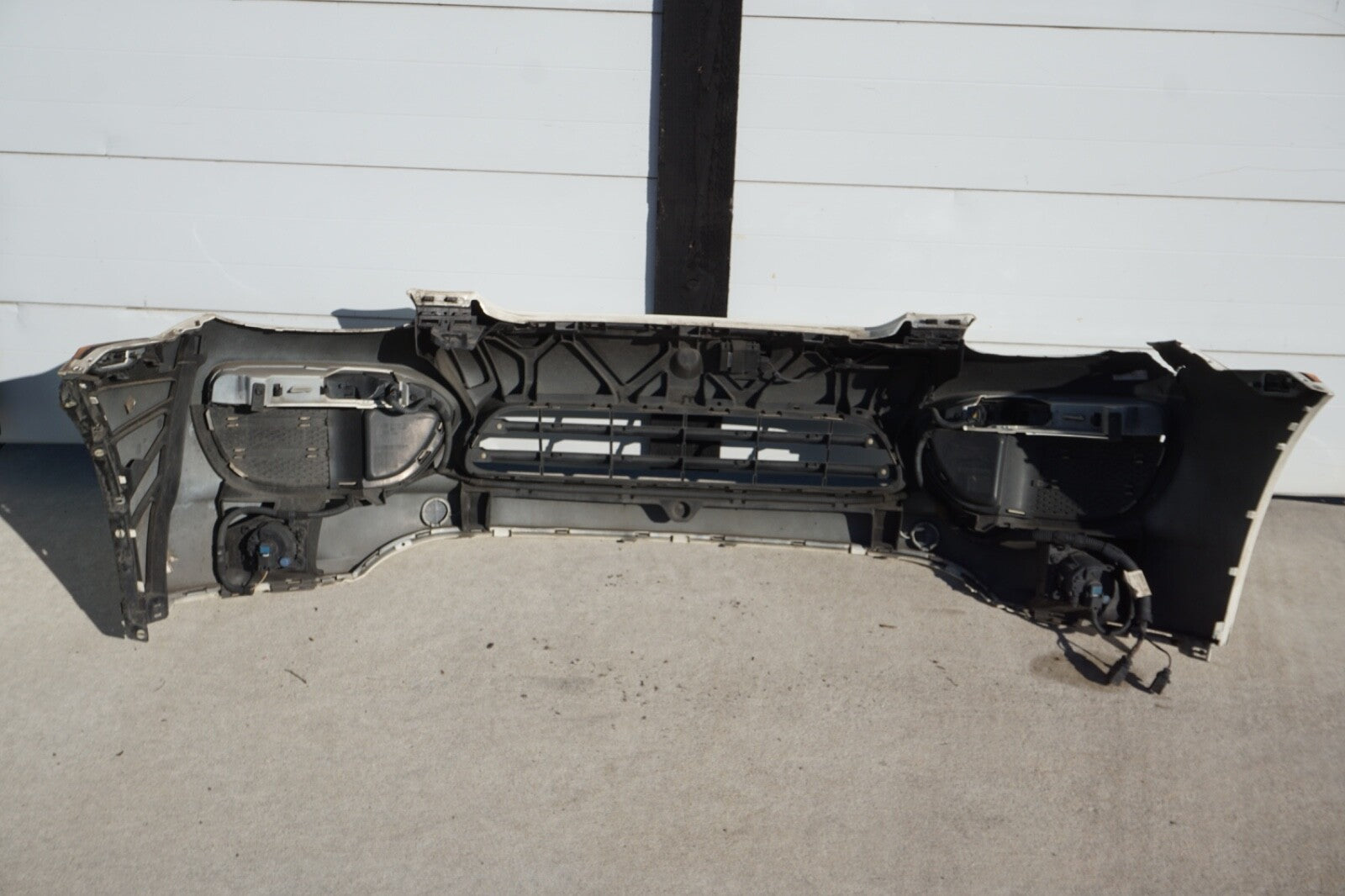 11-14 Porsche Cayenne 958 Front Bumper Cover 95850522131 HAS BAMAGE