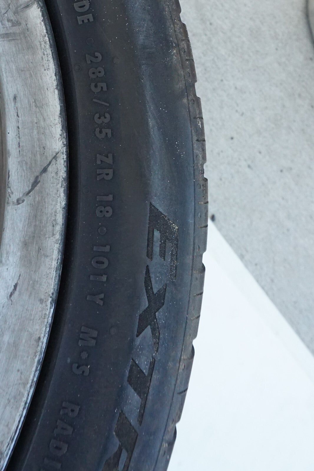 03 - 12 Mercedes R230 SL500 ALLOY WHEEL RIM 8.5Jx18 *TWO WHEEL ARE CRACKED* OEM