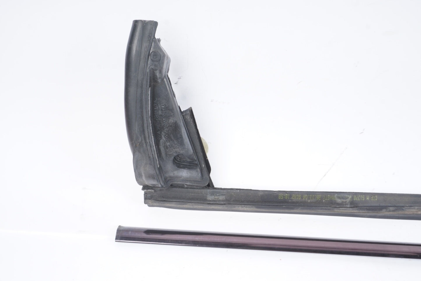 03-11 Mercedes R230 SL500 SL550 Door Window Weather Seal Molding Front Left OEM