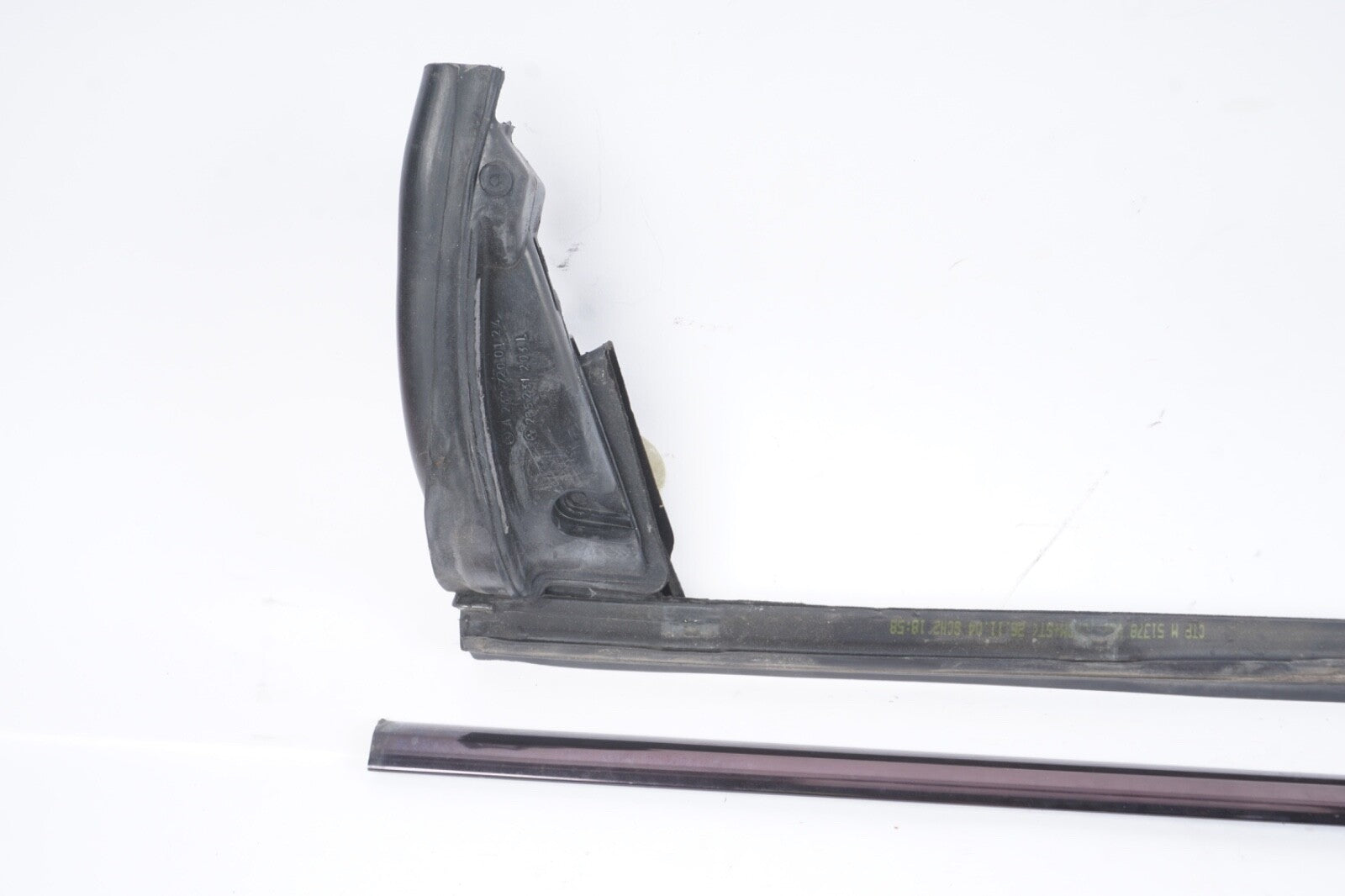03-11 Mercedes R230 SL500 SL550 Door Window Weather Seal Molding Front Left OEM