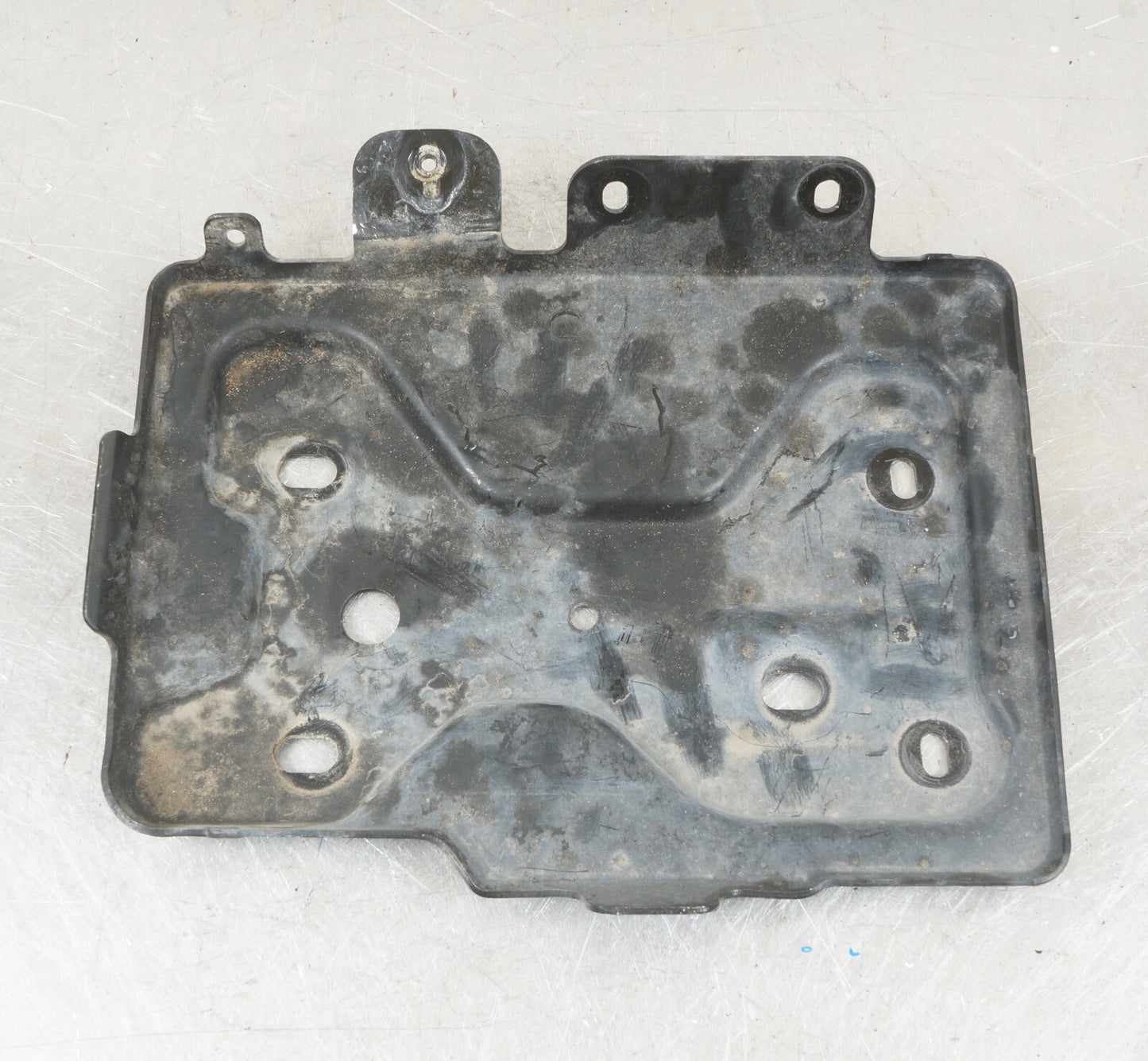 2014-2019 CHEVY SILVERADO 1500 OEM AUXILIARY SECONDARY BATTERY TRAY 23231841