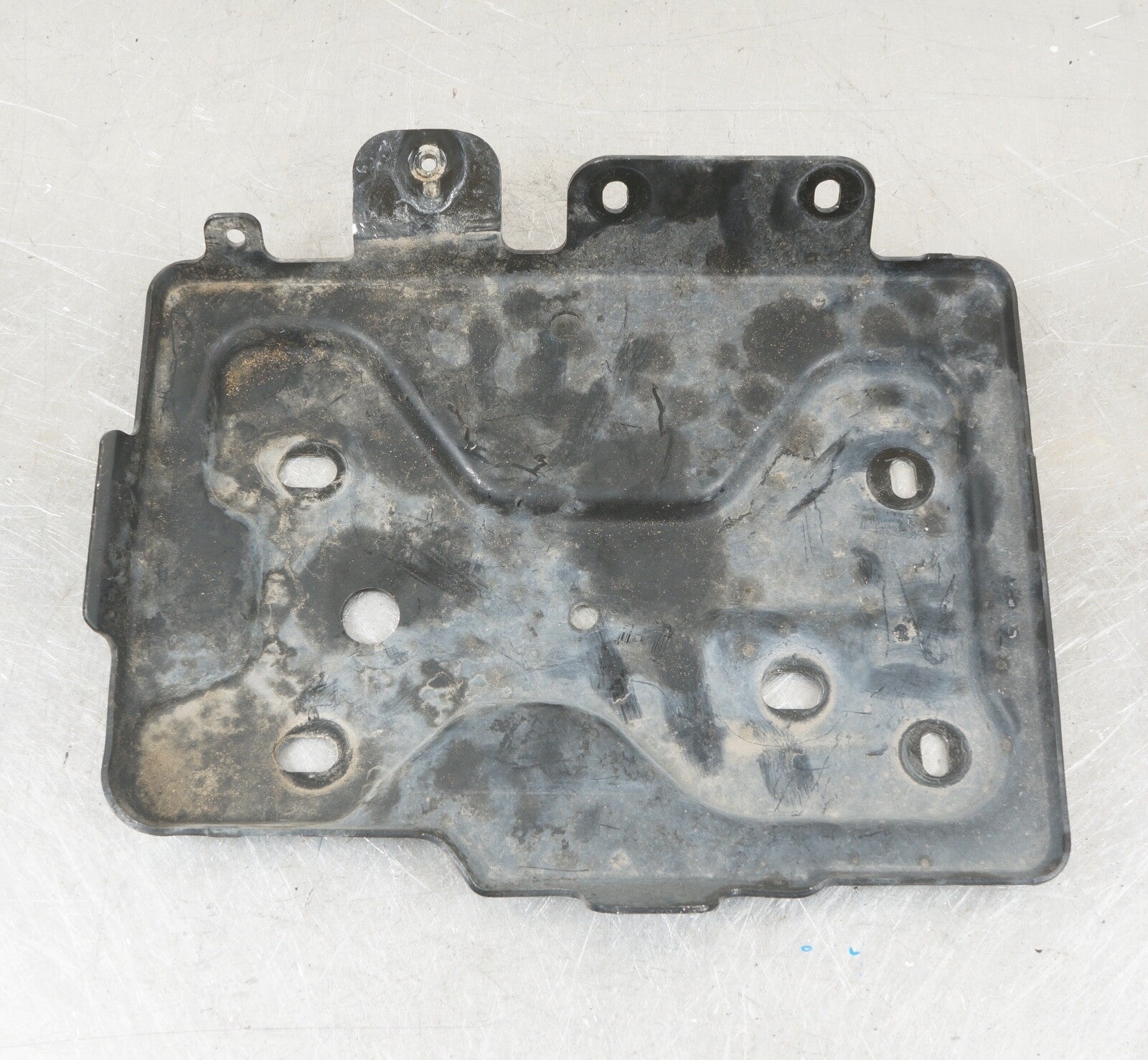 2014-2019 CHEVY SILVERADO 1500 OEM AUXILIARY SECONDARY BATTERY TRAY 23231841