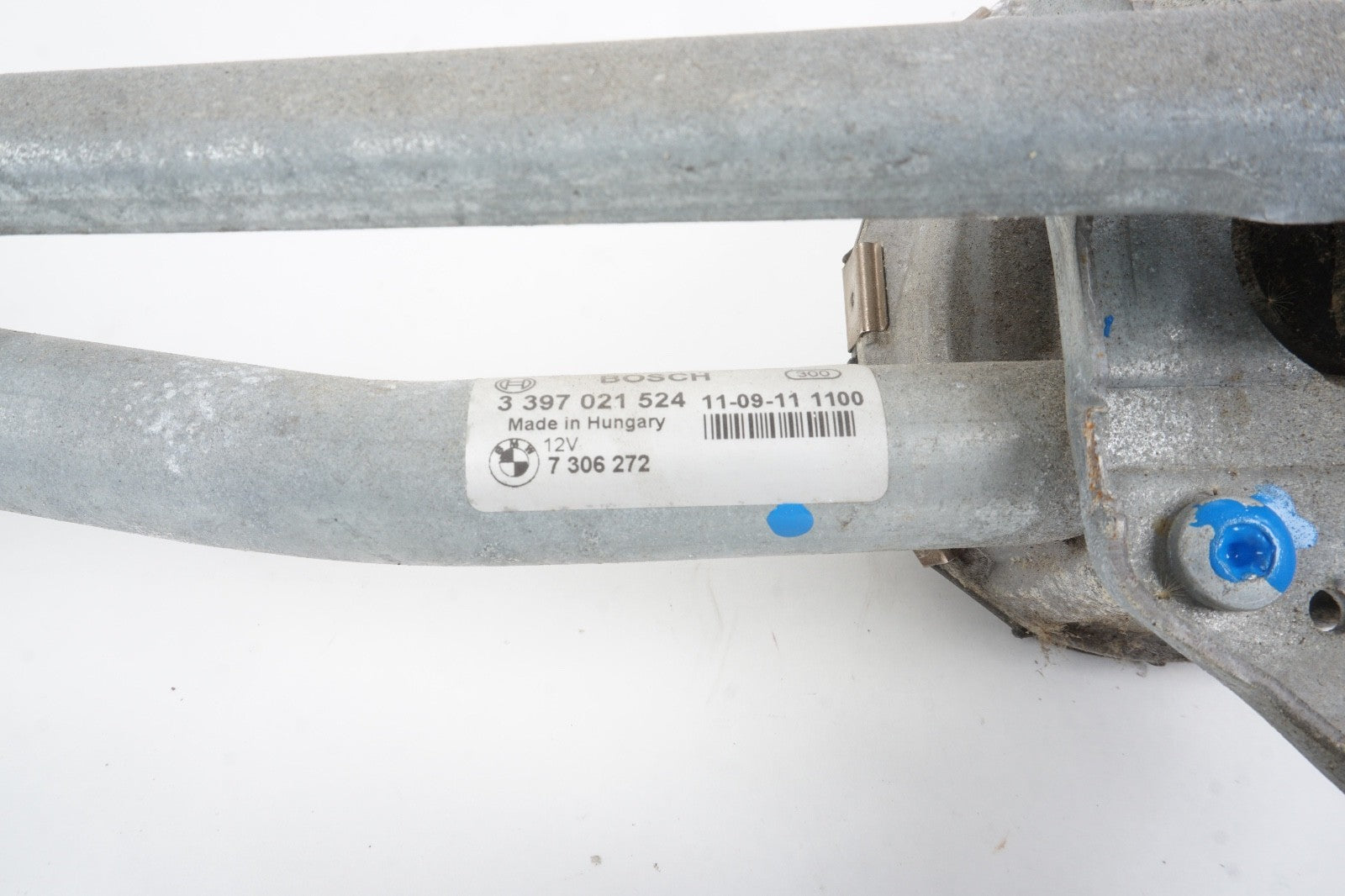2012 - 2018 BMW F13 F06 650i 640i M6 FRONT WINDSHIELD WIPER LINKAGE W/ MOTOR OEM
