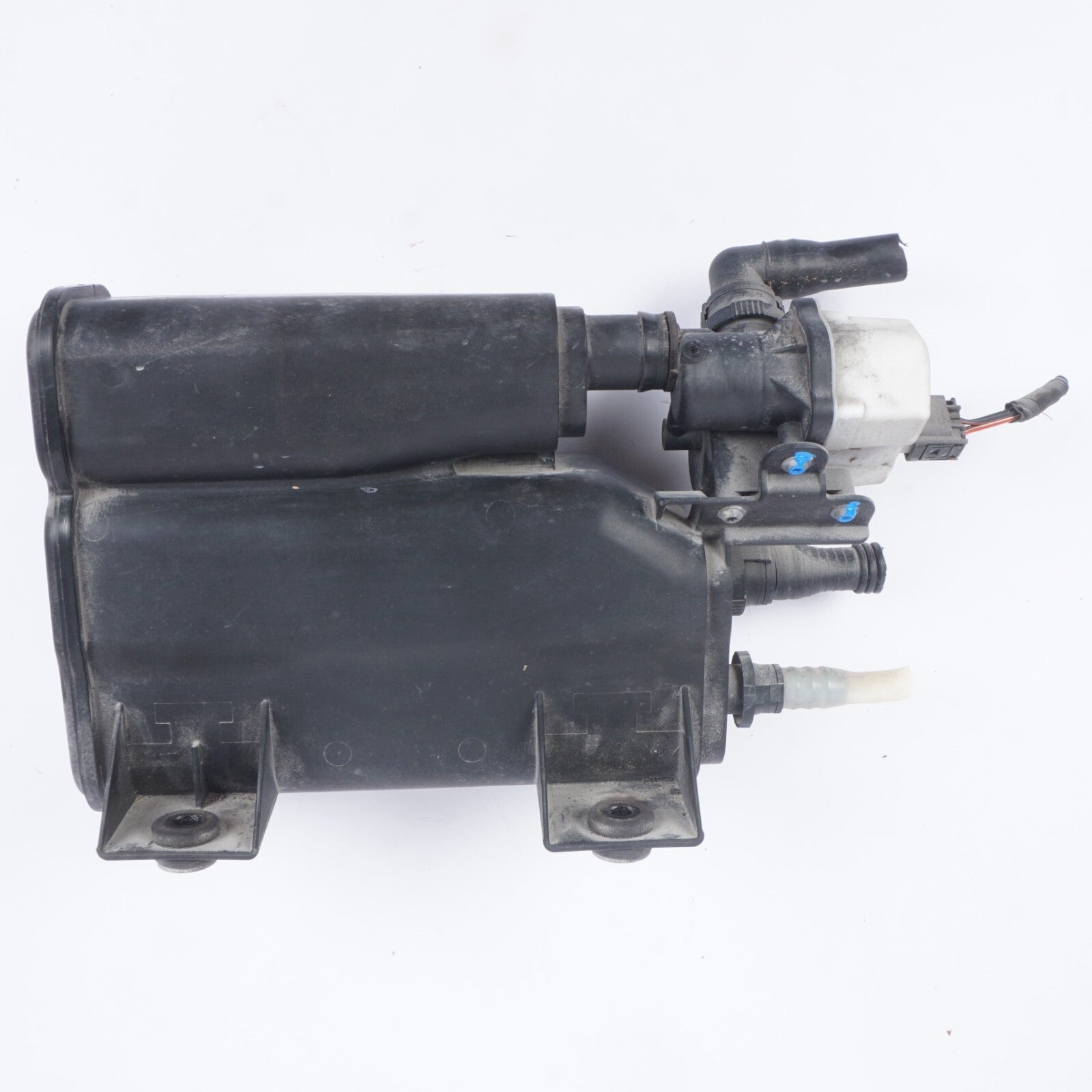2006 - 2010  BMW 650i E63 E64 Fuel Vapor Charcoal Canister  OEM