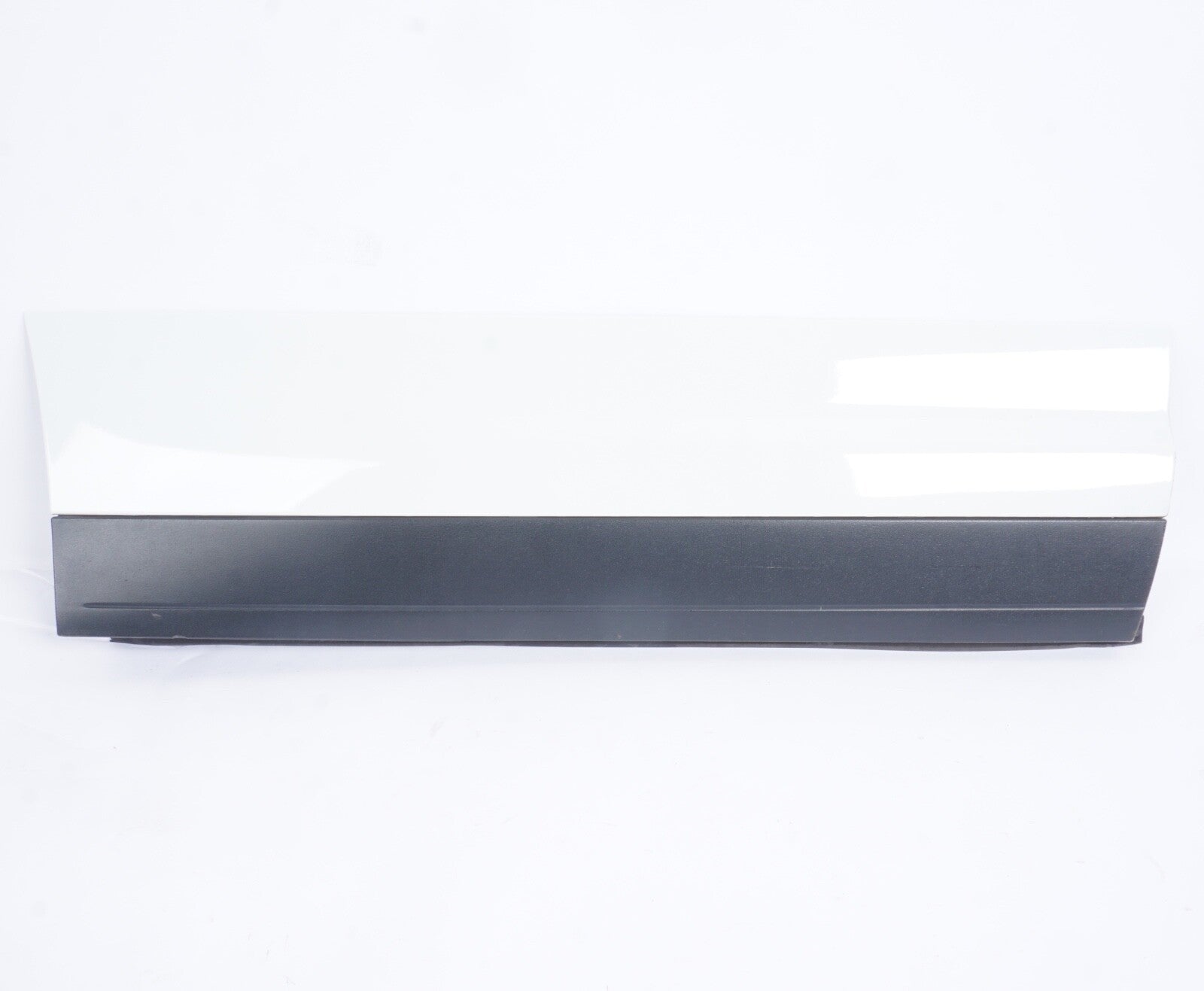 2011-2018 PORSCHE CAYENNE - REAR Right Lower DOOR Molding / Blade 7P5837788