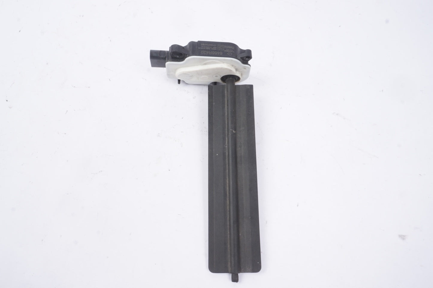 2013  - 19 FORD  FOCUS SHUTTER MOTOR ACTUATOR 6466R420 OEM