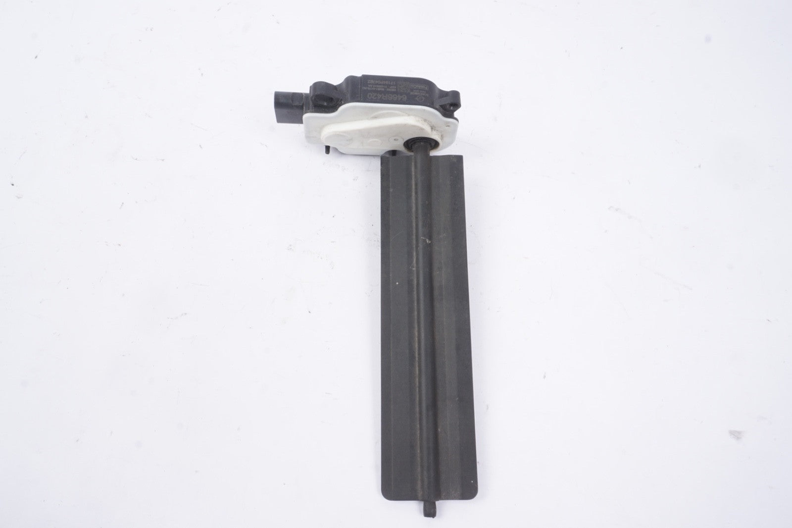 2013  - 19 FORD  FOCUS SHUTTER MOTOR ACTUATOR 6466R420 OEM