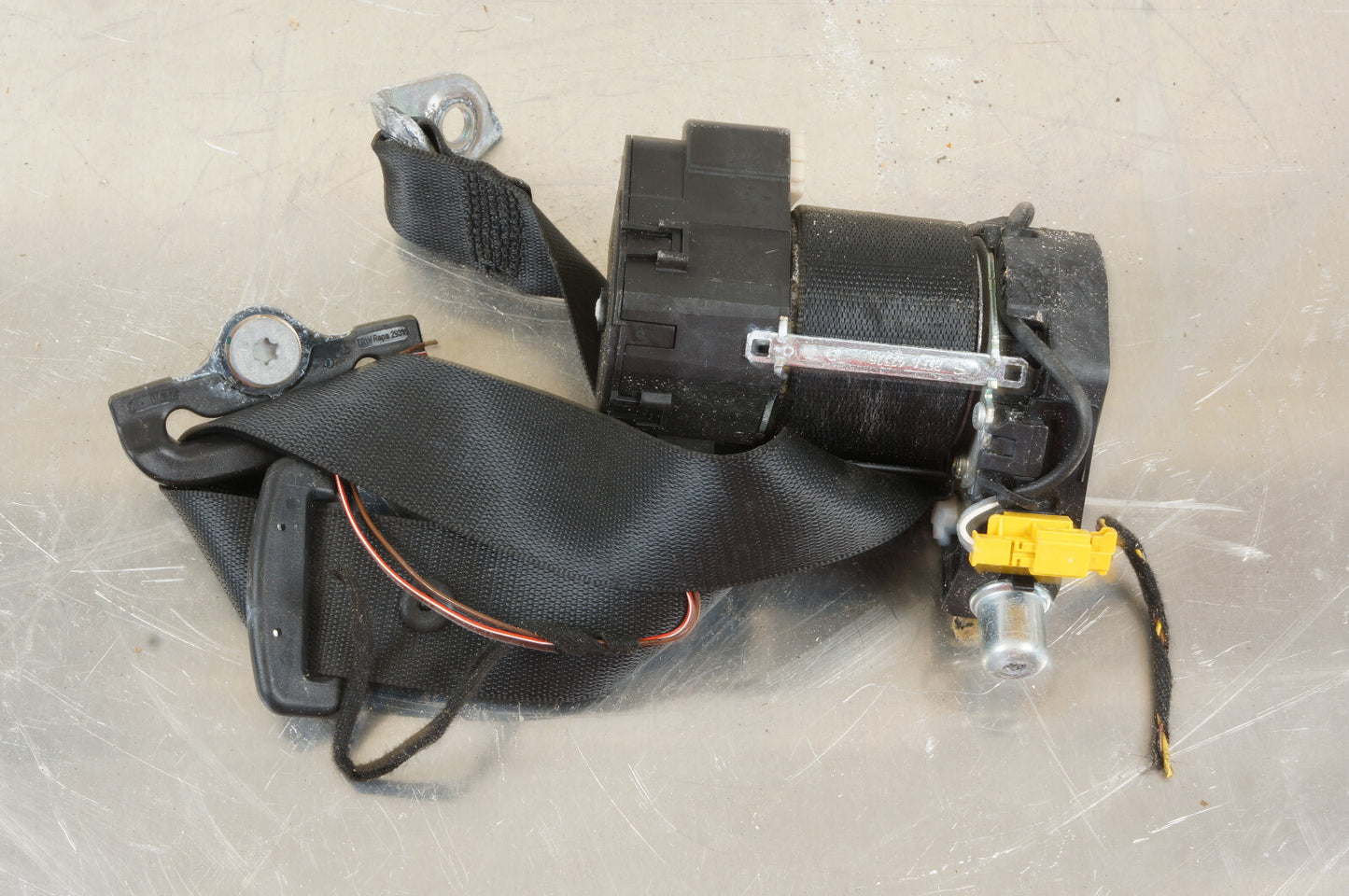 07-09 MERCEDES S550 W221 REAR RIGHT PASSENGER SIDE SEAT BELT RETRACTOR  OEM