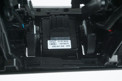 2012 - 2015 AUDI A7 DASH CENTER AC HEATER AIR VENT W/ HAZARD SWITCH OEM