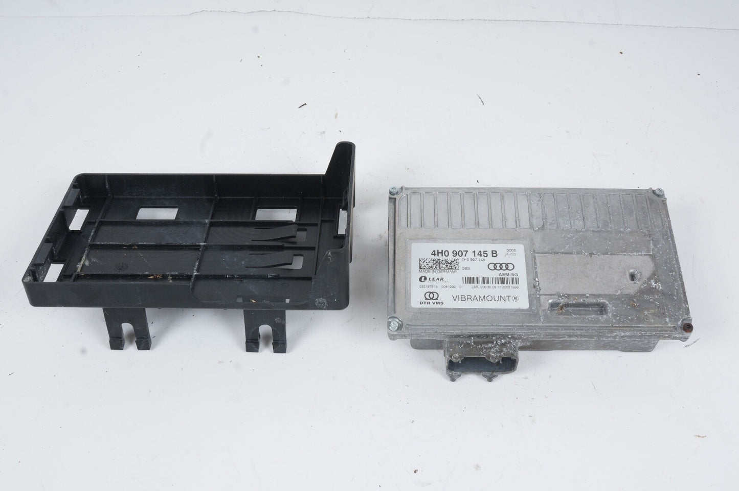 13 14 AUDI A8 Hydraulic Engine Mount Control Module ID# 4H0907145