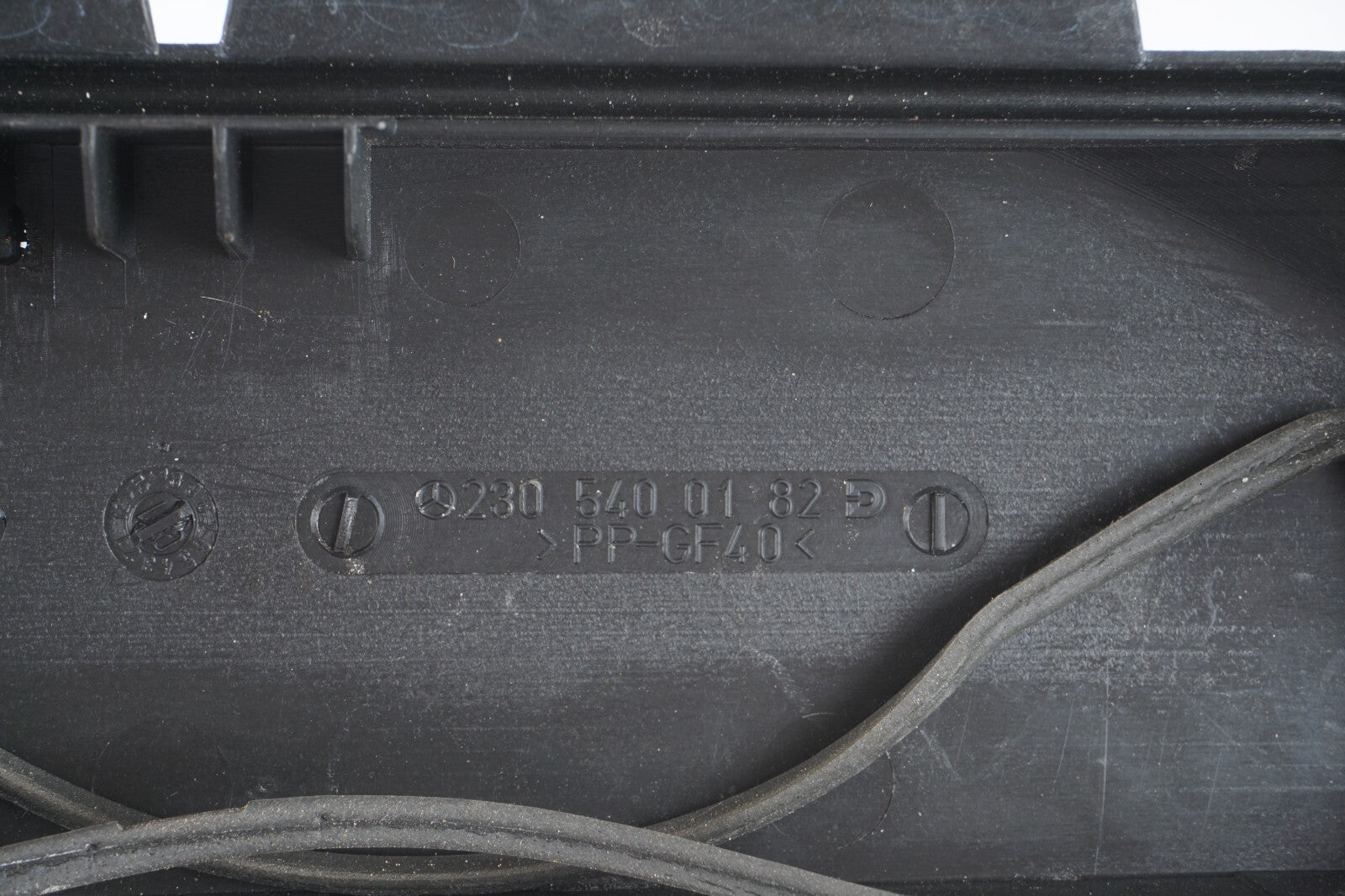 03-08 Mercedes R230 SL500 SL55 AMG Fuse Box Cover Lid 2305400182 OEM