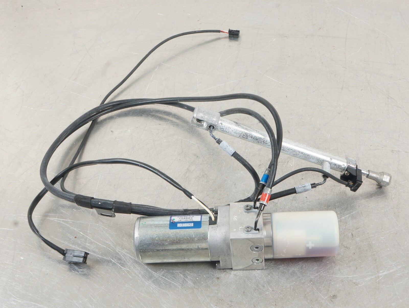 07-13 MERCEDES BENZ S550 W221 REAR TRUNK HYDRAULIC PULL DOWN CLOSE PUMP OEM