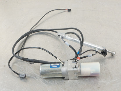 07-13 MERCEDES BENZ S550 W221 REAR TRUNK HYDRAULIC PULL DOWN CLOSE PUMP OEM