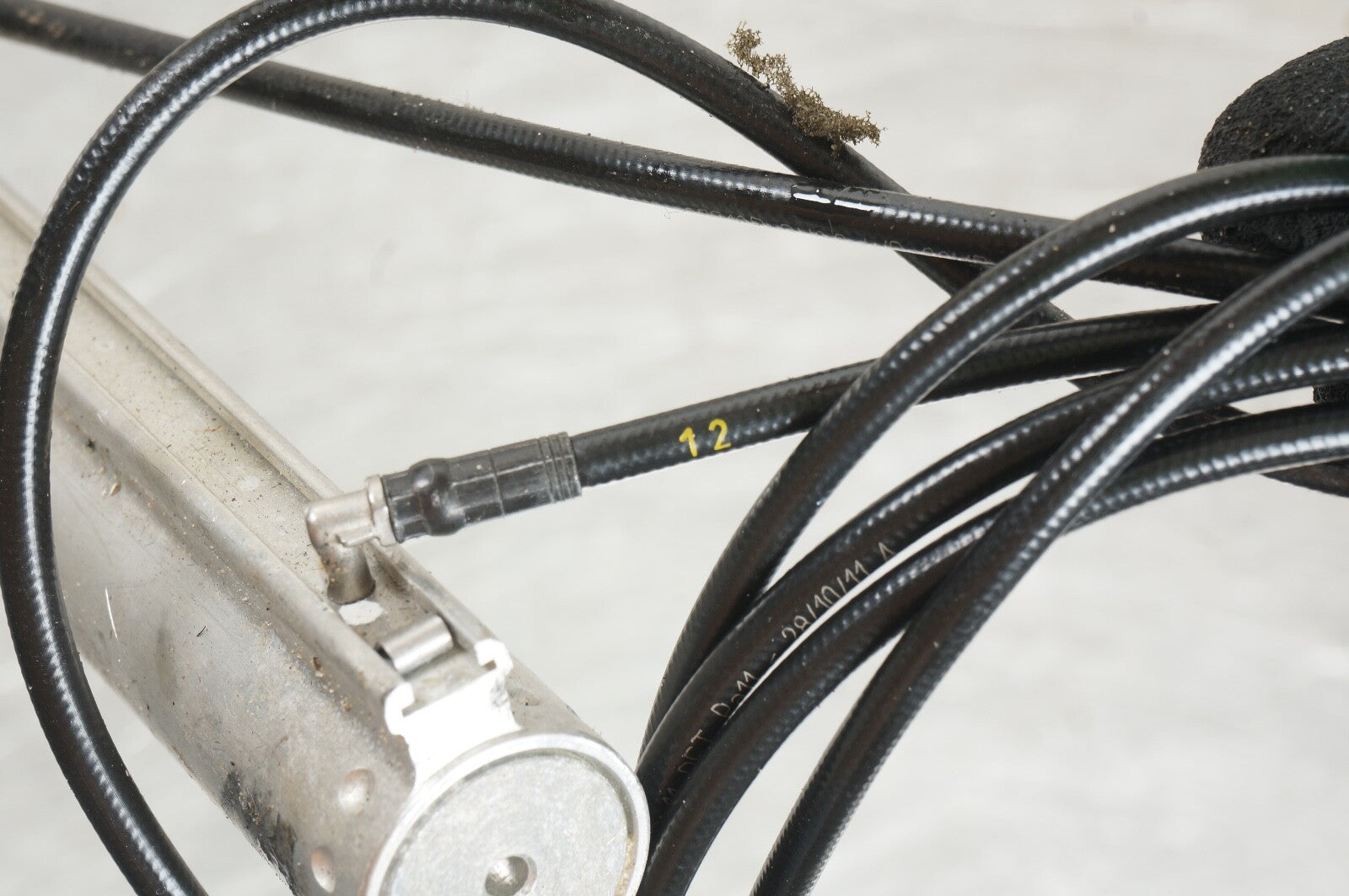 06-13 VOLVO C70 CONVERTIBLE ROOF TOP HYDRAULIC  SHOCK LINE 11, 12