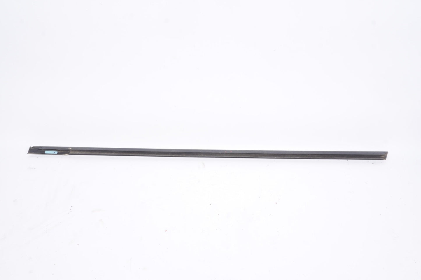 2015-2020 MERCEDES GLA250 X156 FRONT RIGHT SIDE DOOR WINDOW BELT MOLDING OEM