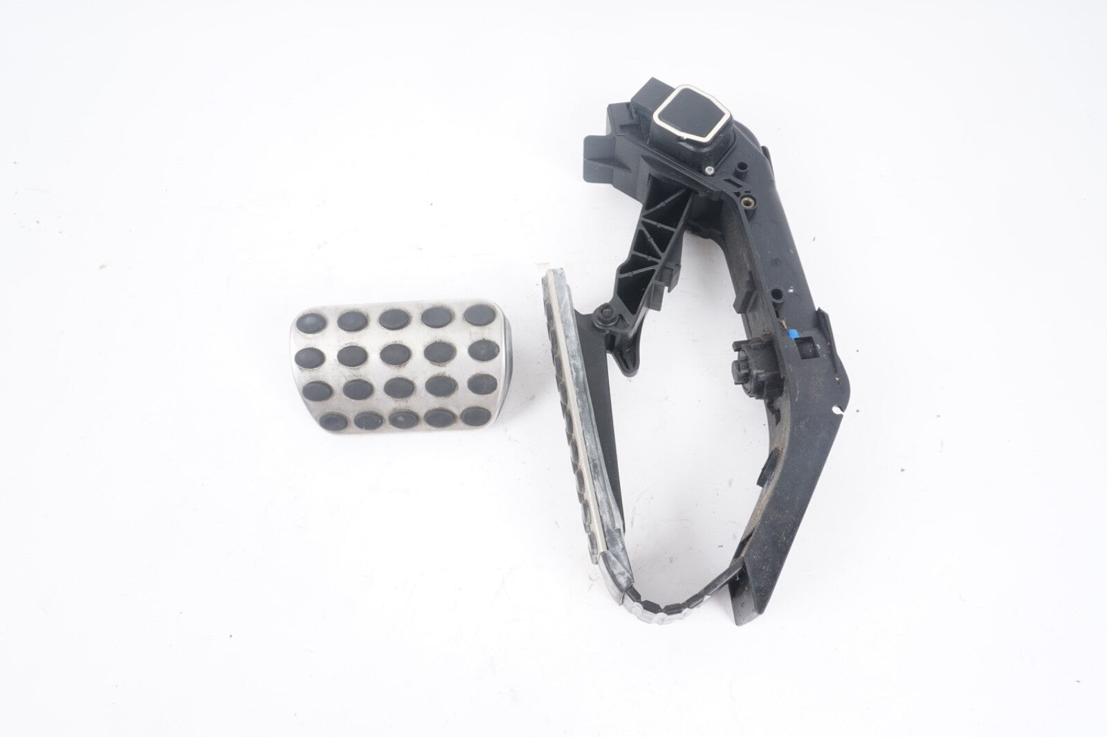 03-11 MERCEDES SL500 R230 SPORT GAS PEDAL BRAKE COVER SET 2303000104