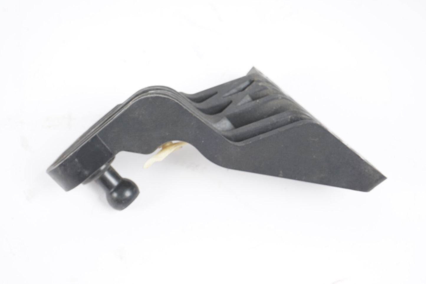 11-17 AUDI A8L A8 Right Engine Air Intake Bracket 4H0133570A OEM