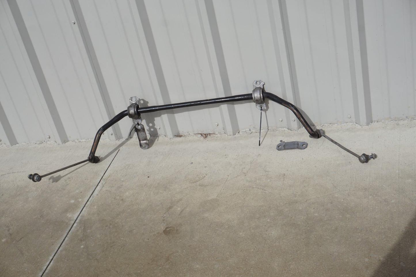 13 - 18 BMW 650i F06 RWD Front Sway Bar Stabilizer  OEM