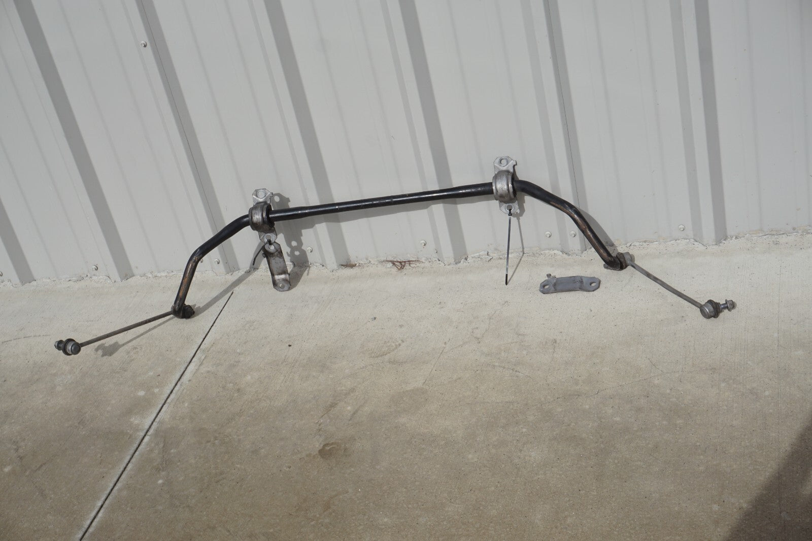 13 - 18 BMW 650i F06 RWD Front Sway Bar Stabilizer  OEM