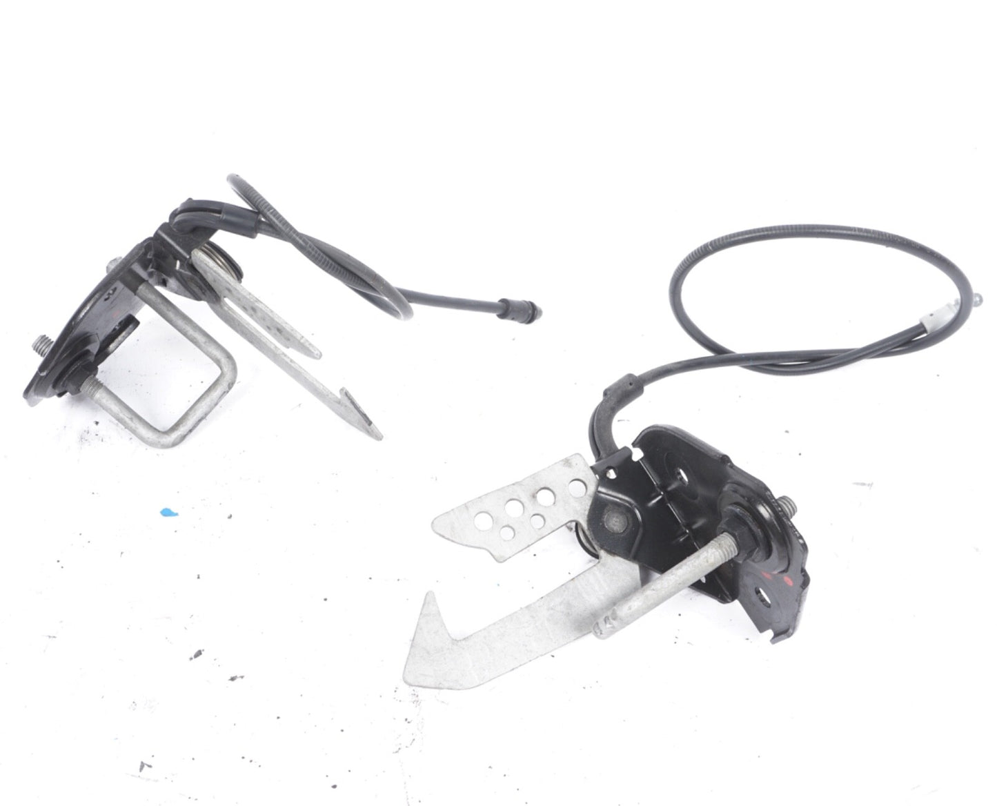 2012-2018 BMW M6 650i Left Right Upper HOOD Latch / LOCK 7183764