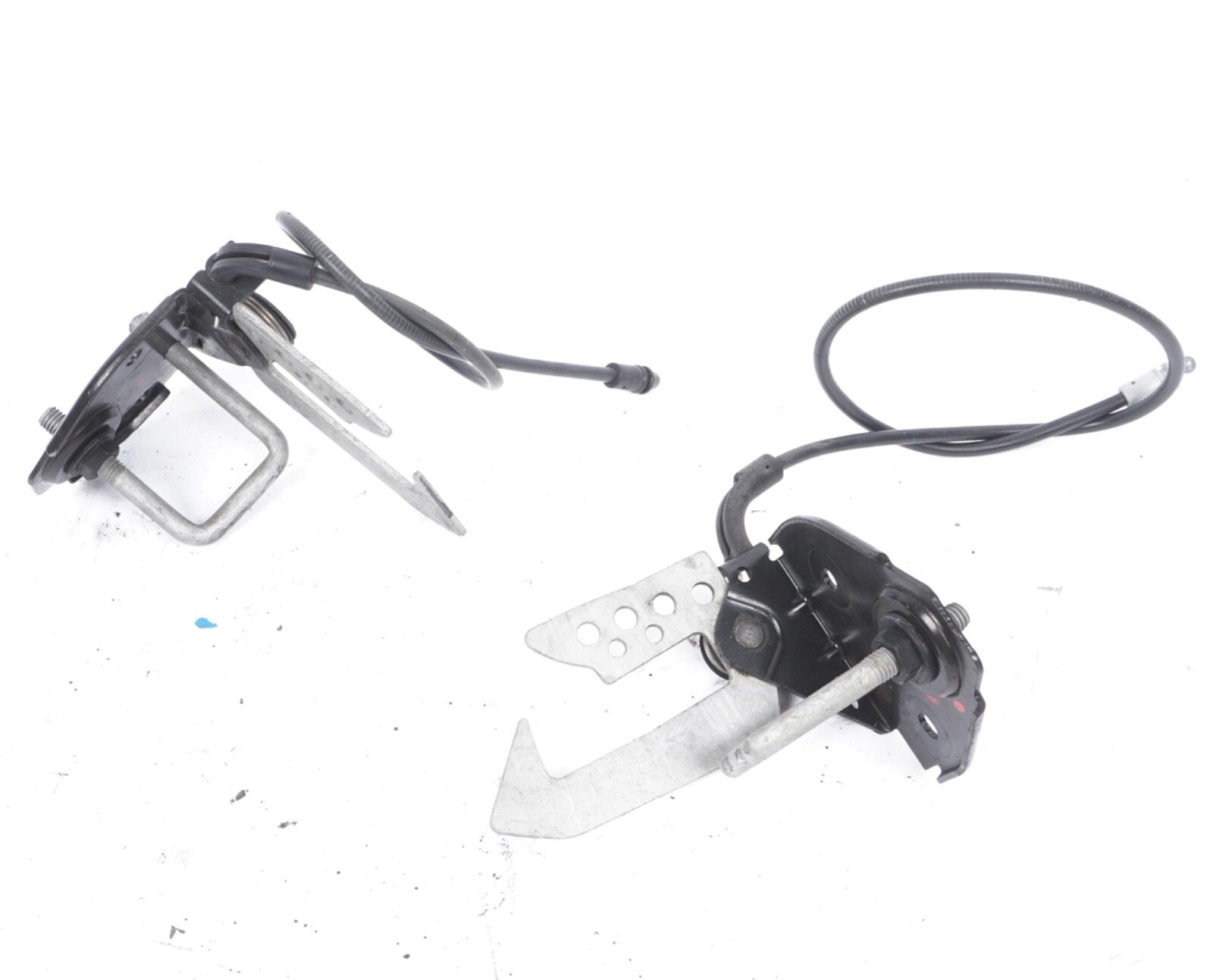 2012-2018 BMW M6 650i Left Right Upper HOOD Latch / LOCK 7183764